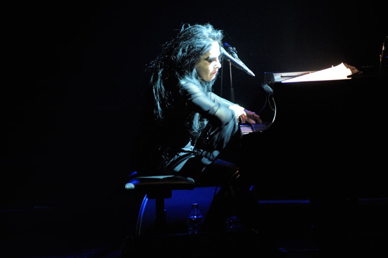 https://www.laetitiagessler.com/files/gimgs/th-12_Diamanda-Galas3.jpg